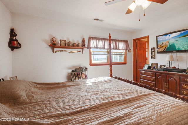 170-174 W Millstream Road, Cream Ridge, NJ 08514