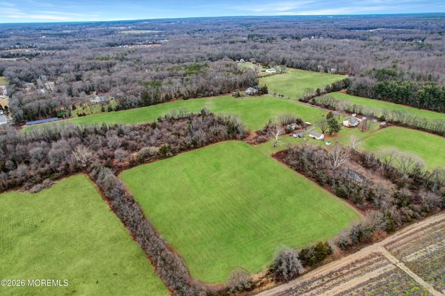 170-174 W Millstream Road, Cream Ridge, NJ 08514