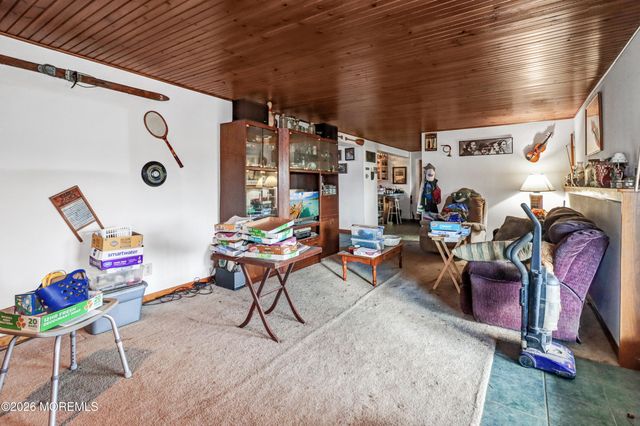 170-174 W Millstream Road, Cream Ridge, NJ 08514