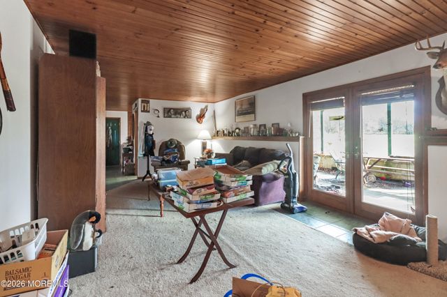 170-174 W Millstream Road, Cream Ridge, NJ 08514