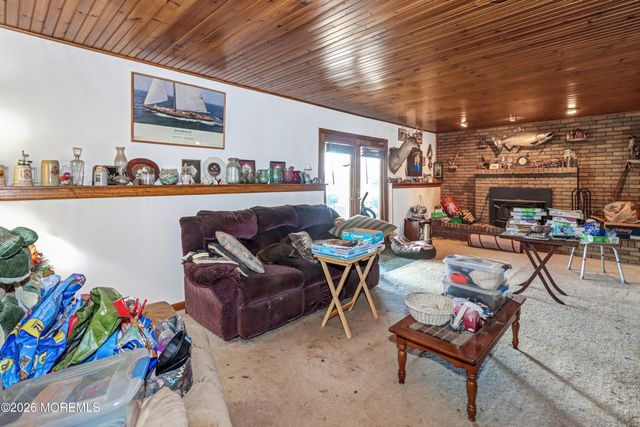 170-174 W Millstream Road, Cream Ridge, NJ 08514