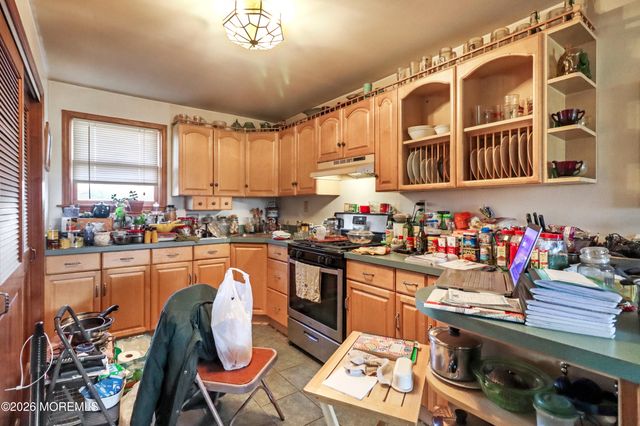 170-174 W Millstream Road, Cream Ridge, NJ 08514