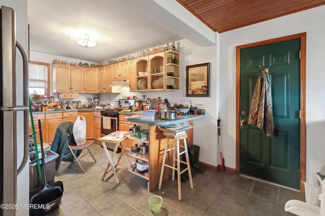 170-174 W Millstream Road, Cream Ridge, NJ 08514