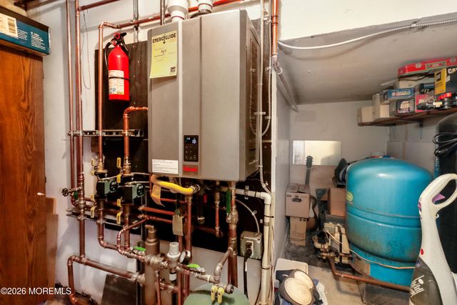 170-174 W Millstream Road, Cream Ridge, NJ 08514