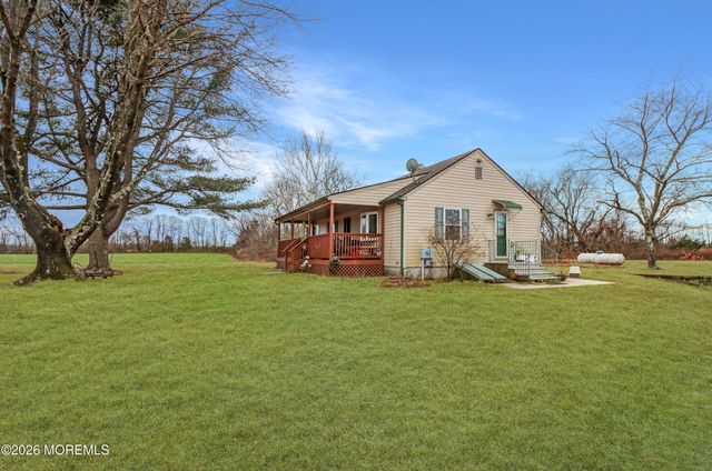 170-174 W Millstream Road, Cream Ridge, NJ 08514