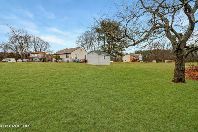 170-174 W Millstream Road, Cream Ridge, NJ 08514