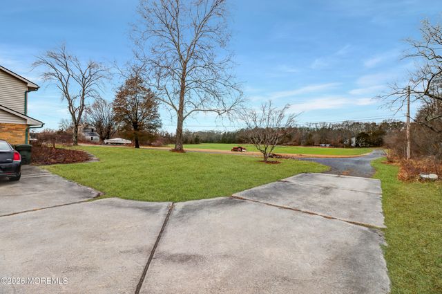 170-174 W Millstream Road, Cream Ridge, NJ 08514