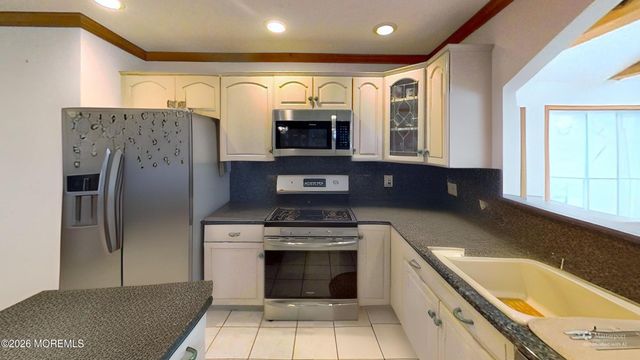 170-174 W Millstream Road, Cream Ridge, NJ 08514