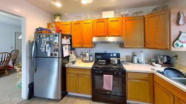 170-174 W Millstream Road, Cream Ridge, NJ 08514