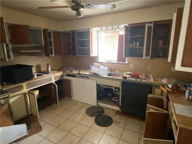 3733 Mendenhall Dr, Corpus Christi, TX 78415