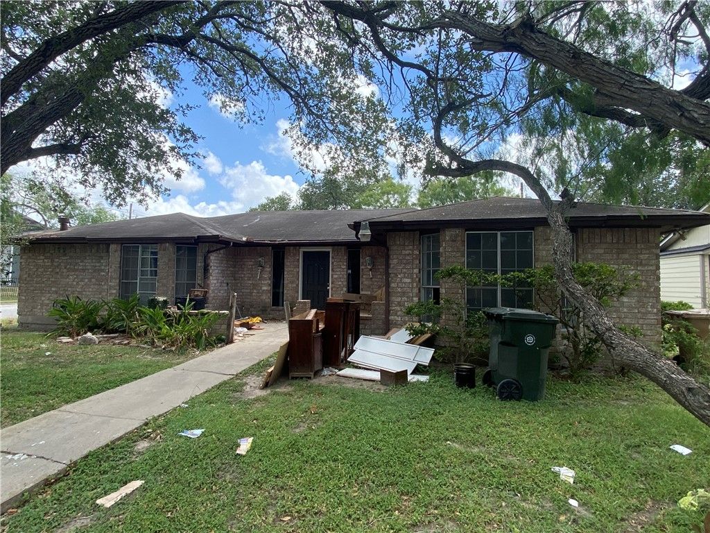 3733 Mendenhall Dr, Corpus Christi, TX 78415