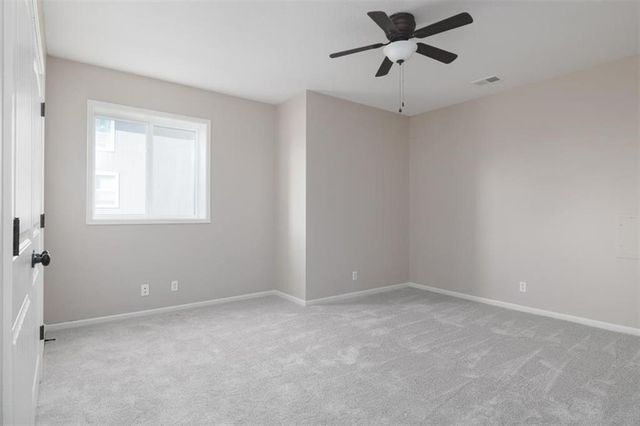 6992 141st Street, Basehor, KS 66007