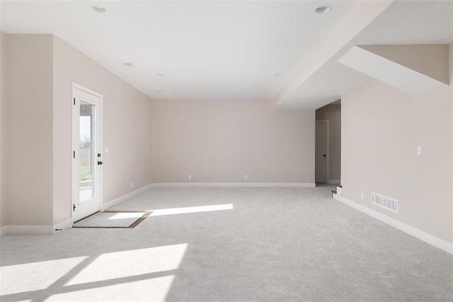 6992 141st Street, Basehor, KS 66007