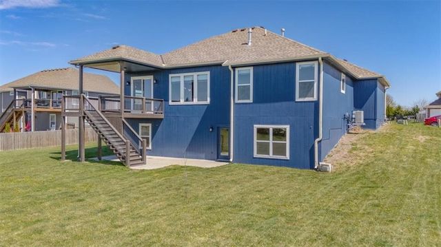 6992 141st Street, Basehor, KS 66007