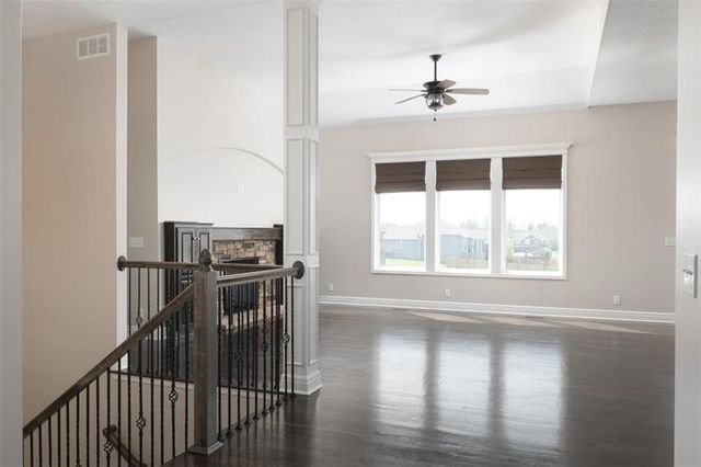 6992 141st Street, Basehor, KS 66007