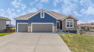 6992 141st Street, Basehor, KS 66007