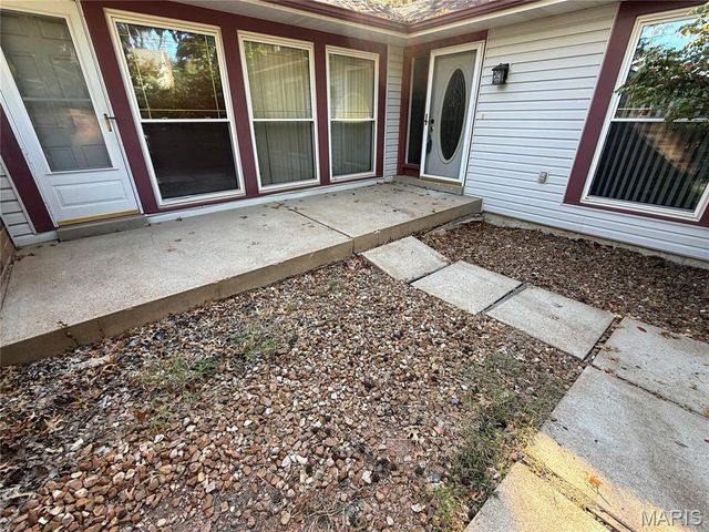 12670 Treeyard Lane, St Louis, MO 63138