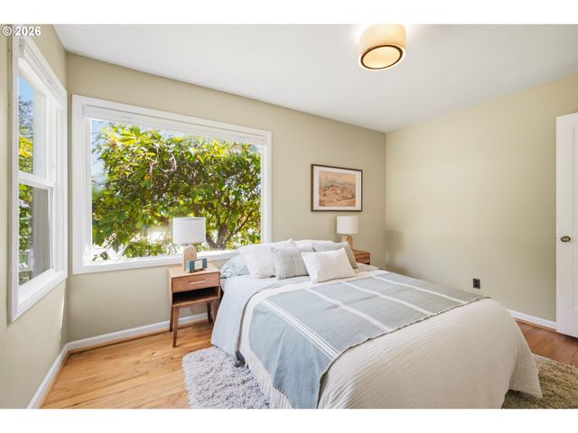 1233 Ne 76TH Ave, Portland, OR 97213