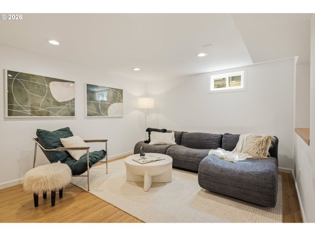 1233 Ne 76TH Ave, Portland, OR 97213