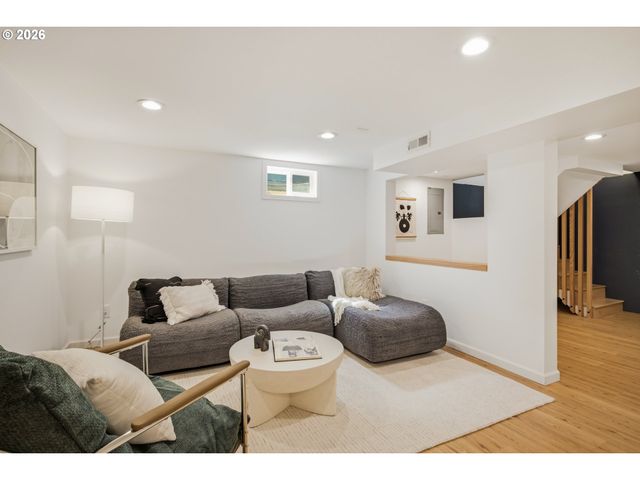 1233 Ne 76TH Ave, Portland, OR 97213
