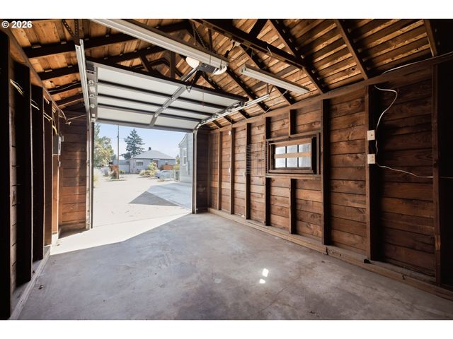 1233 Ne 76TH Ave, Portland, OR 97213