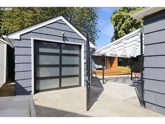 1233 Ne 76TH Ave, Portland, OR 97213