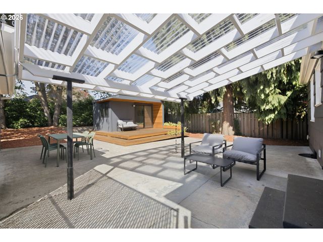 1233 Ne 76TH Ave, Portland, OR 97213