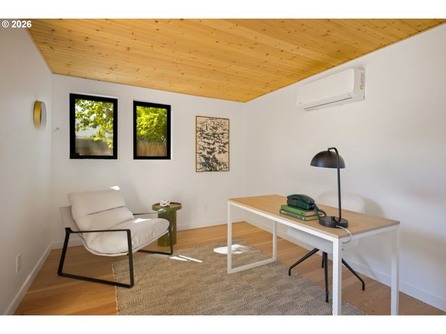 1233 Ne 76TH Ave, Portland, OR 97213