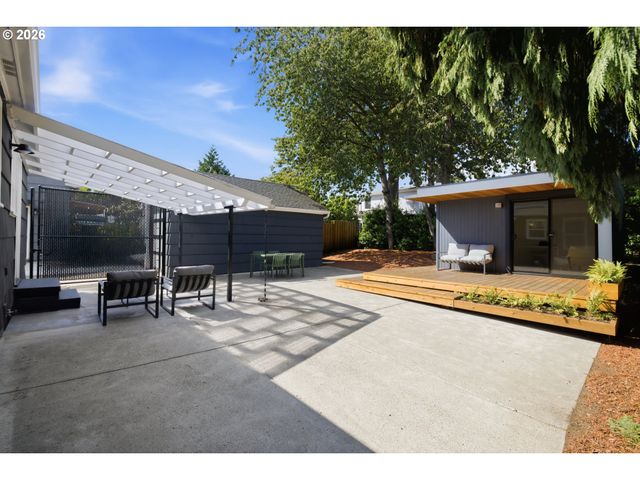 1233 Ne 76TH Ave, Portland, OR 97213
