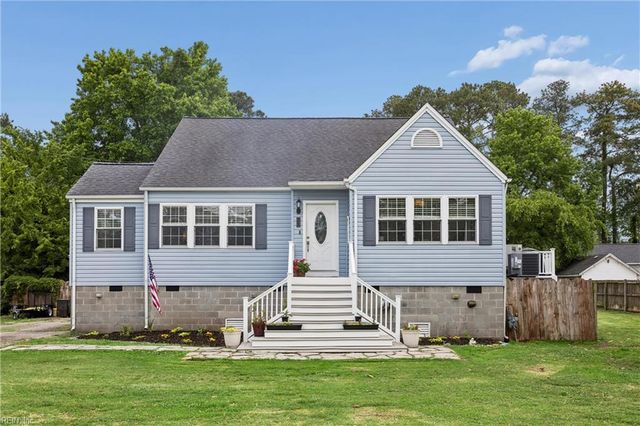 25 Lodge RD, Poquoson, VA 23662
