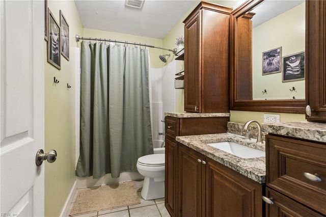 25 Lodge RD, Poquoson, VA 23662