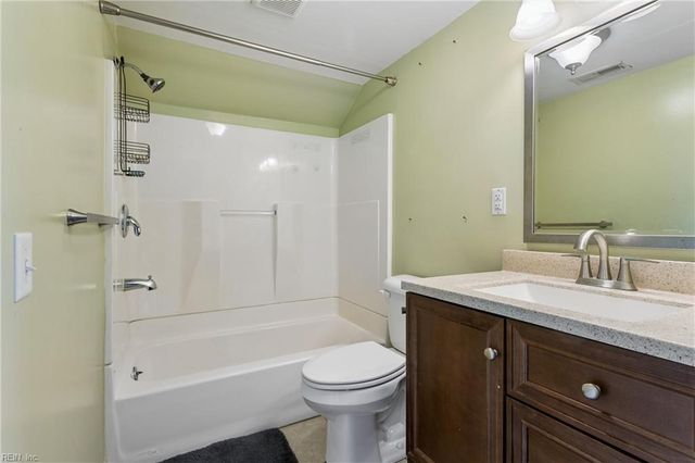 25 Lodge RD, Poquoson, VA 23662