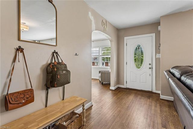 25 Lodge RD, Poquoson, VA 23662