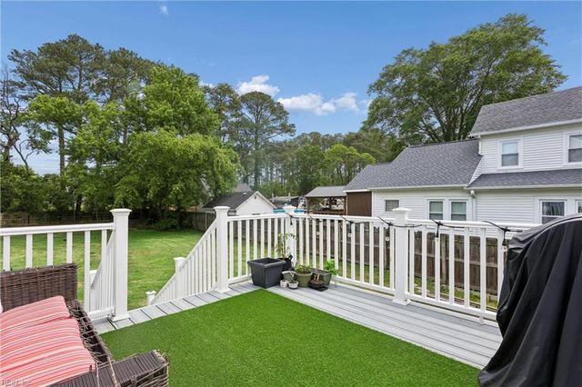 25 Lodge RD, Poquoson, VA 23662