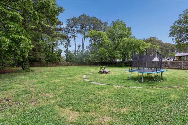 25 Lodge RD, Poquoson, VA 23662