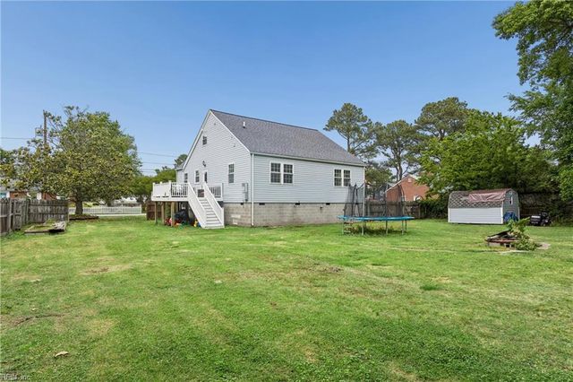 25 Lodge RD, Poquoson, VA 23662