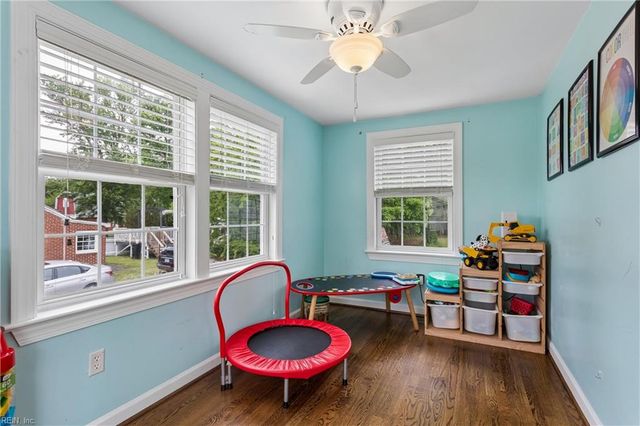25 Lodge RD, Poquoson, VA 23662