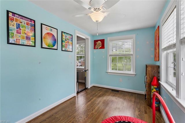 25 Lodge RD, Poquoson, VA 23662