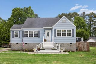 25 Lodge RD, Poquoson, VA 23662