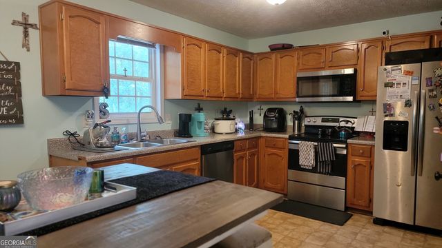 124 Taylors Lane, Carrollton, GA 30117