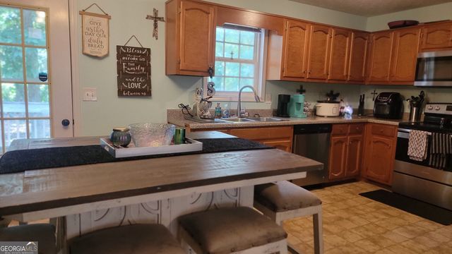 124 Taylors Lane, Carrollton, GA 30117
