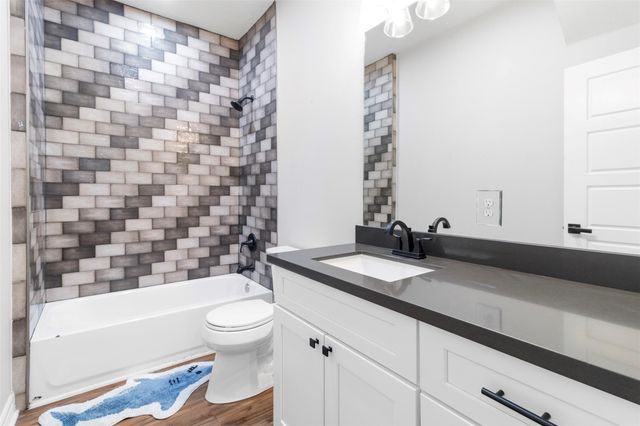 13510 Fallbrook Circle, Mont Belvieu, TX 77535