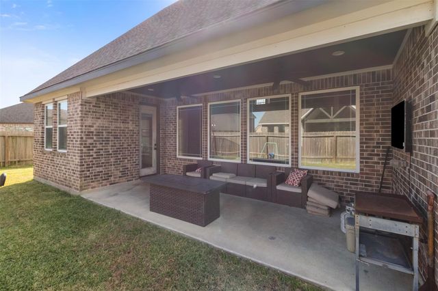 13510 Fallbrook Circle, Mont Belvieu, TX 77535