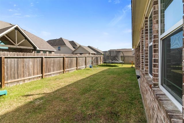 13510 Fallbrook Circle, Mont Belvieu, TX 77535