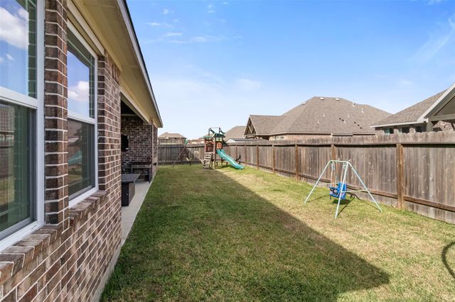 13510 Fallbrook Circle, Mont Belvieu, TX 77535
