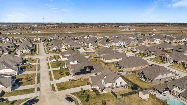 13510 Fallbrook Circle, Mont Belvieu, TX 77535