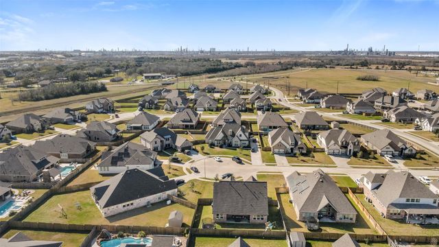 13510 Fallbrook Circle, Mont Belvieu, TX 77535