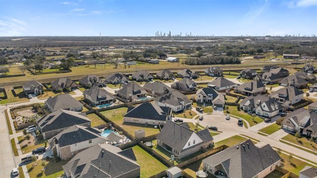 13510 Fallbrook Circle, Mont Belvieu, TX 77535