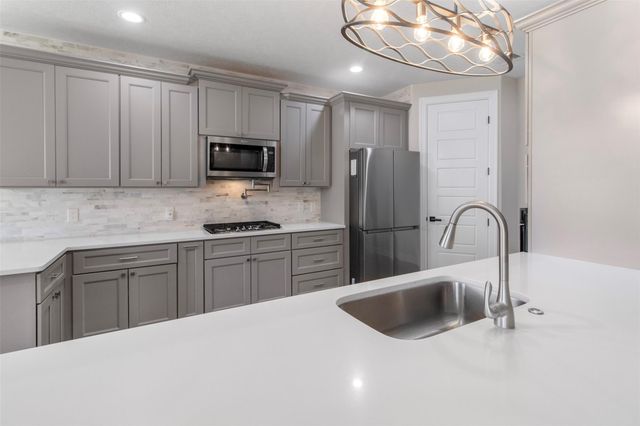 13510 Fallbrook Circle, Mont Belvieu, TX 77535