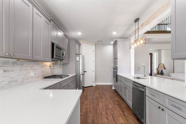 13510 Fallbrook Circle, Mont Belvieu, TX 77535